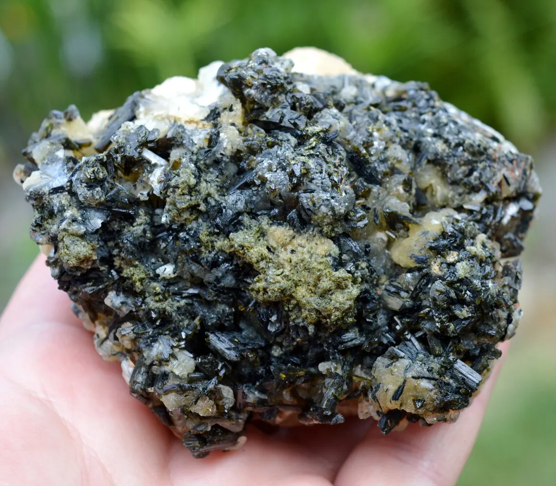 Stellerite & Epidote 520 grams - Bafoulabé Circle, Kayes Region, Mali - image 6