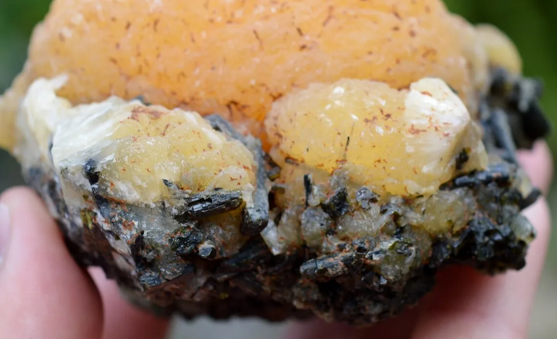 Stellerite & Epidote 520 grams - Bafoulabé Circle, Kayes Region, Mali - image 3