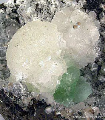 Stellerite, Epistilbite, Fluorapophyllite - image 3