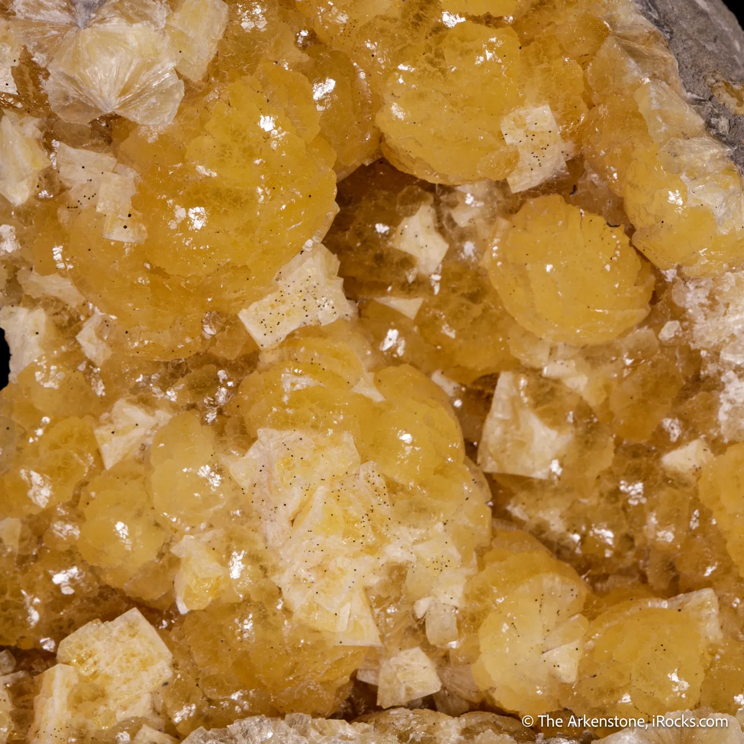 Stellerite with Chabazite - image 4