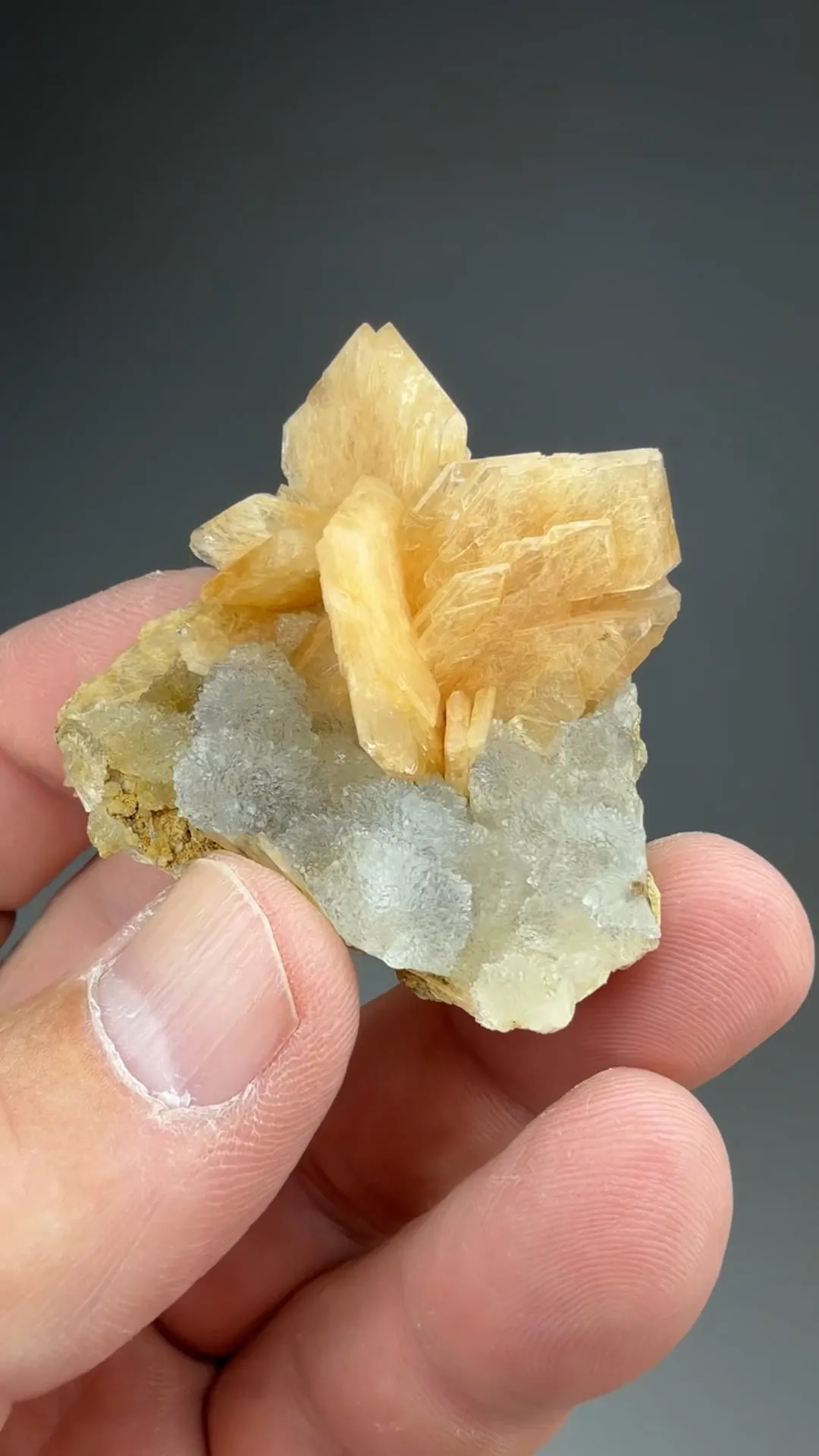 Stellerite with Quartz - image 2