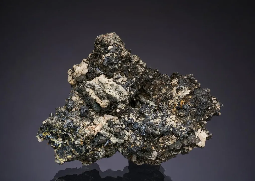 Stephanite with Proustite image
