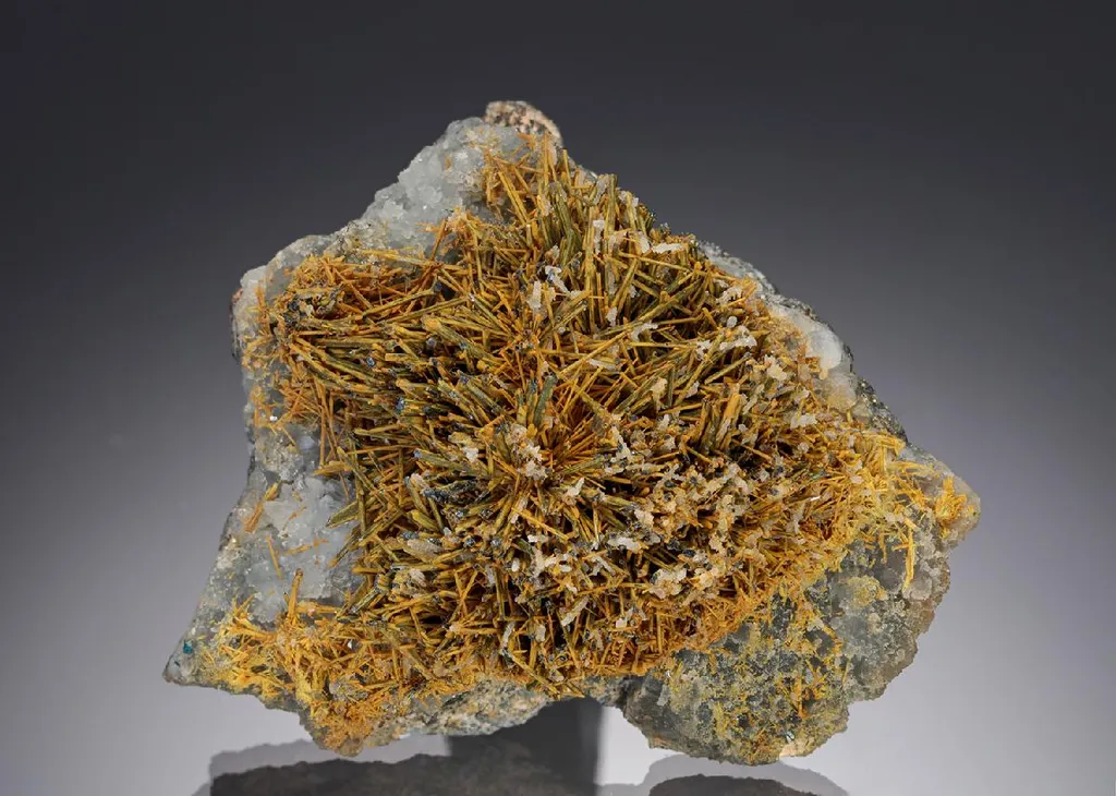 Stibiconite on Stibnite image