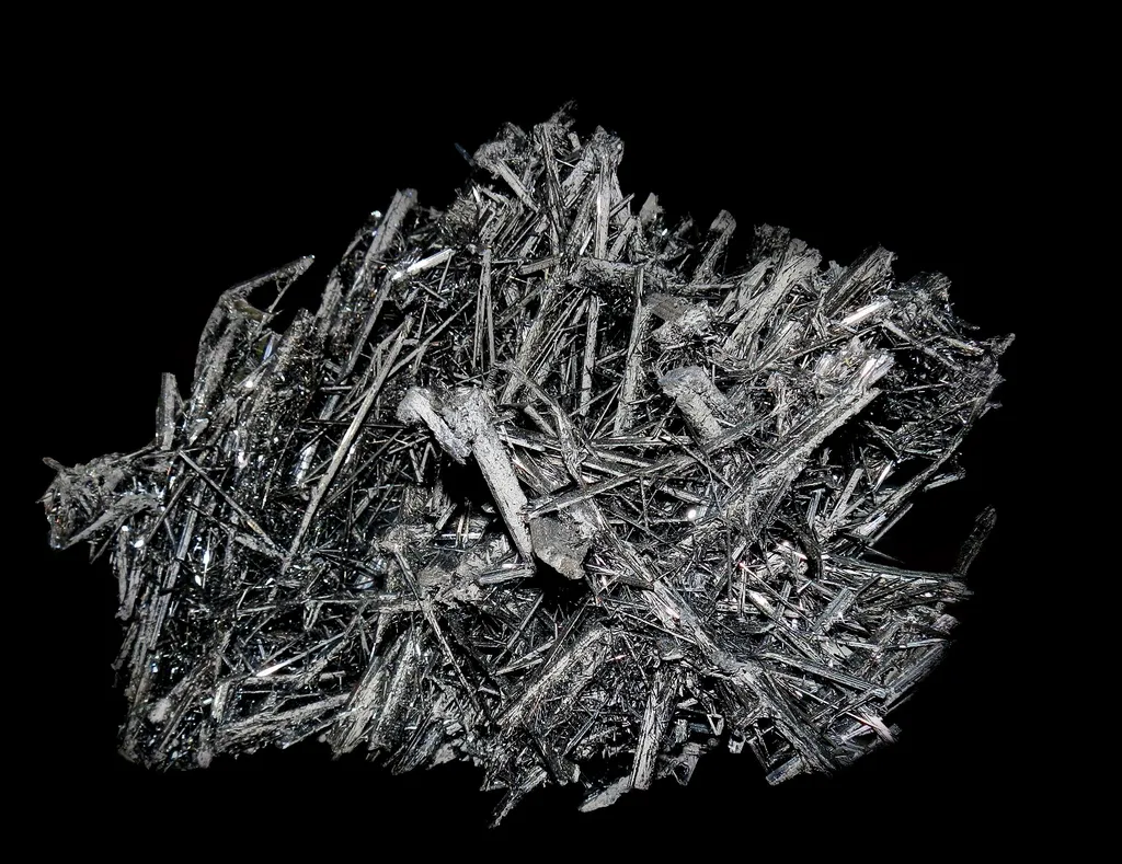 Stibine from China, Hunan, Chenzhou, Linwu Co., Xianghualing Sn-polymetallic ore field, Chashan Mine image