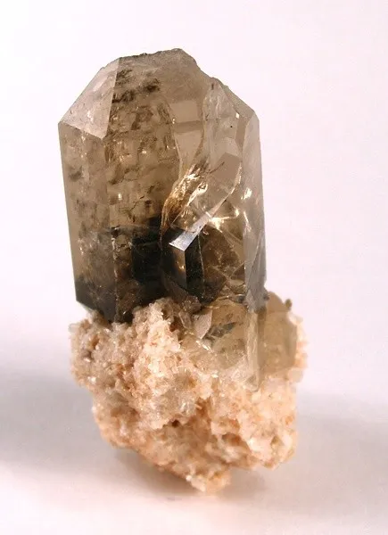 Stibiotantalite, Quartz image