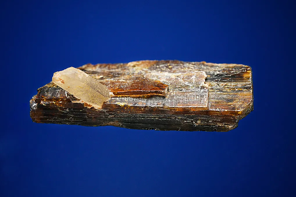 Stibiotantalite with Quartz - image 3