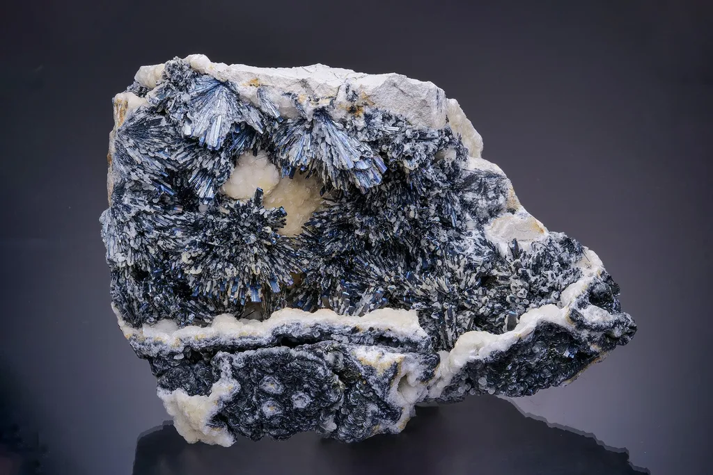 Stibnite image