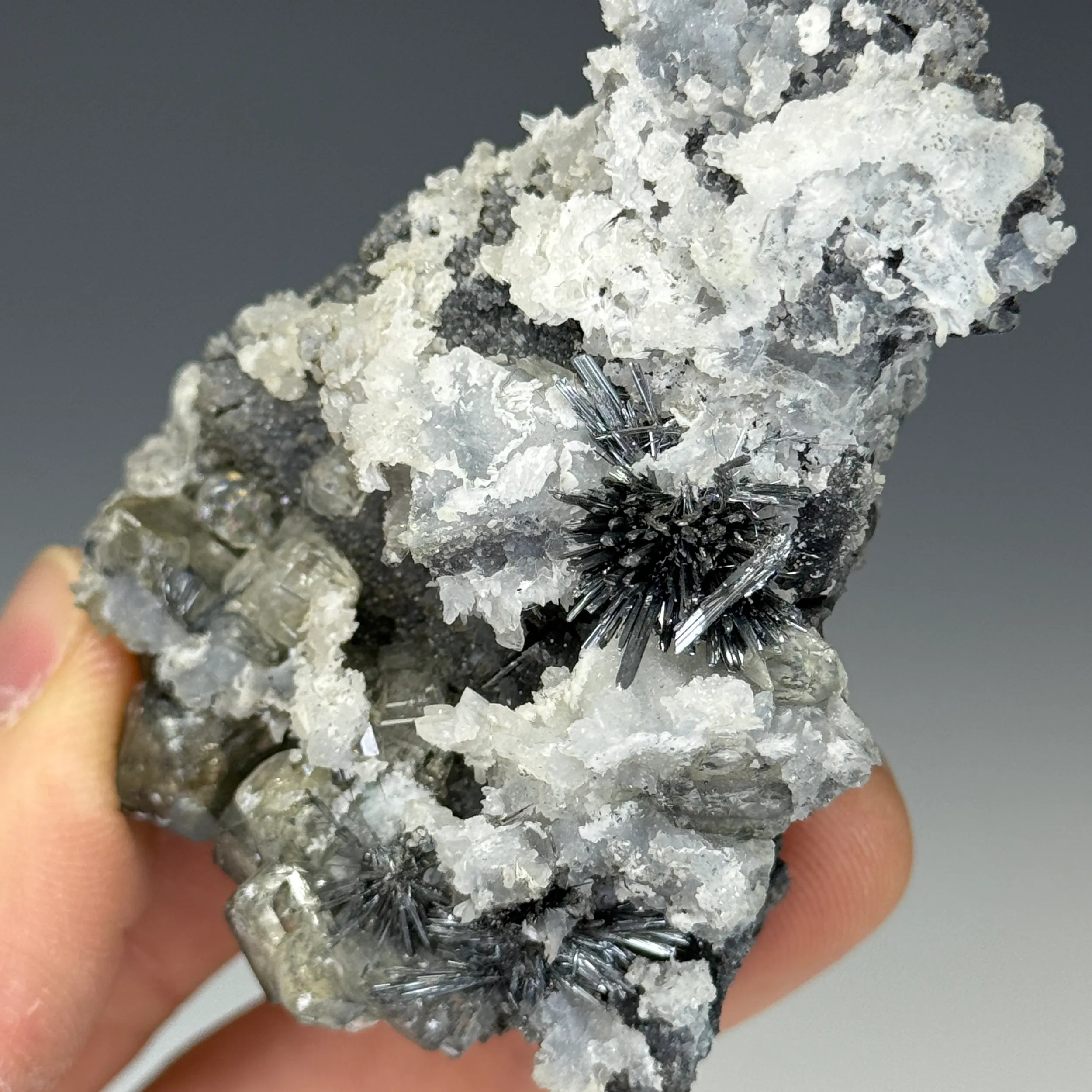 Stibnite - image 3