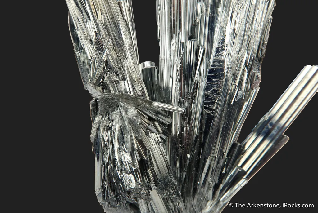 Stibnite - image 3