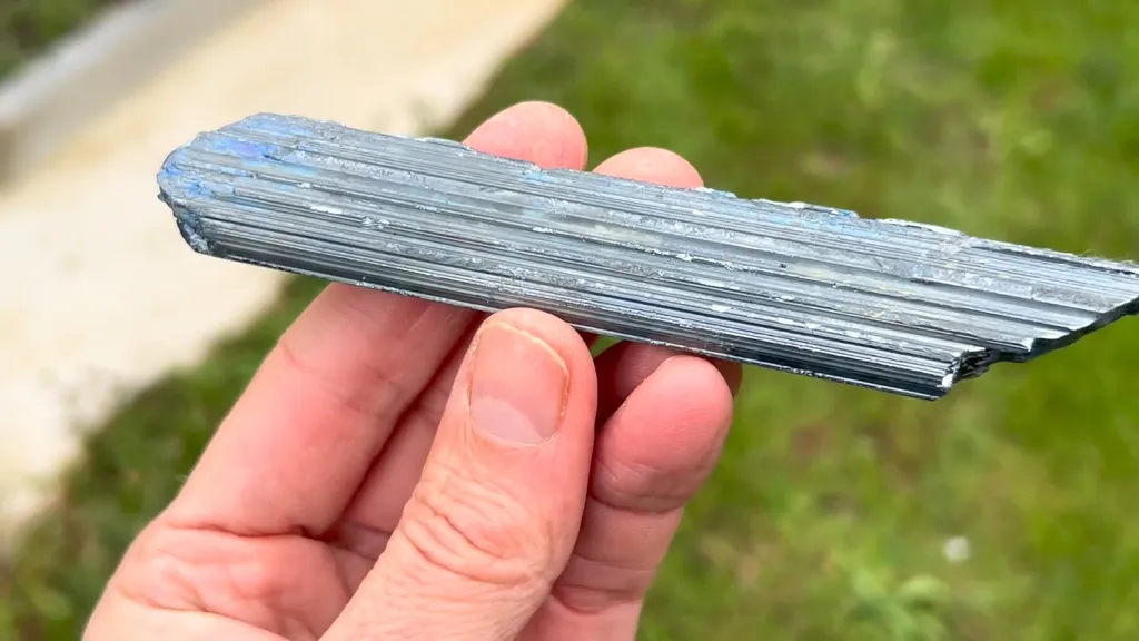 Stibnite - image 5
