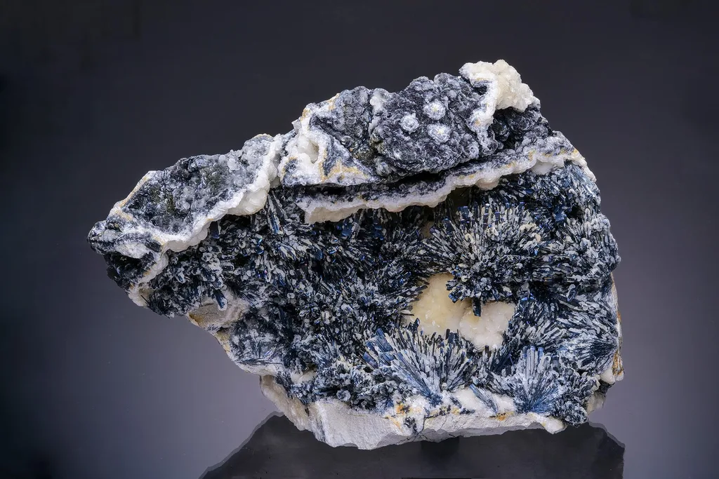 Stibnite - image 2