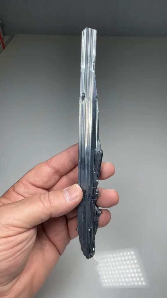 Stibnite - image 2