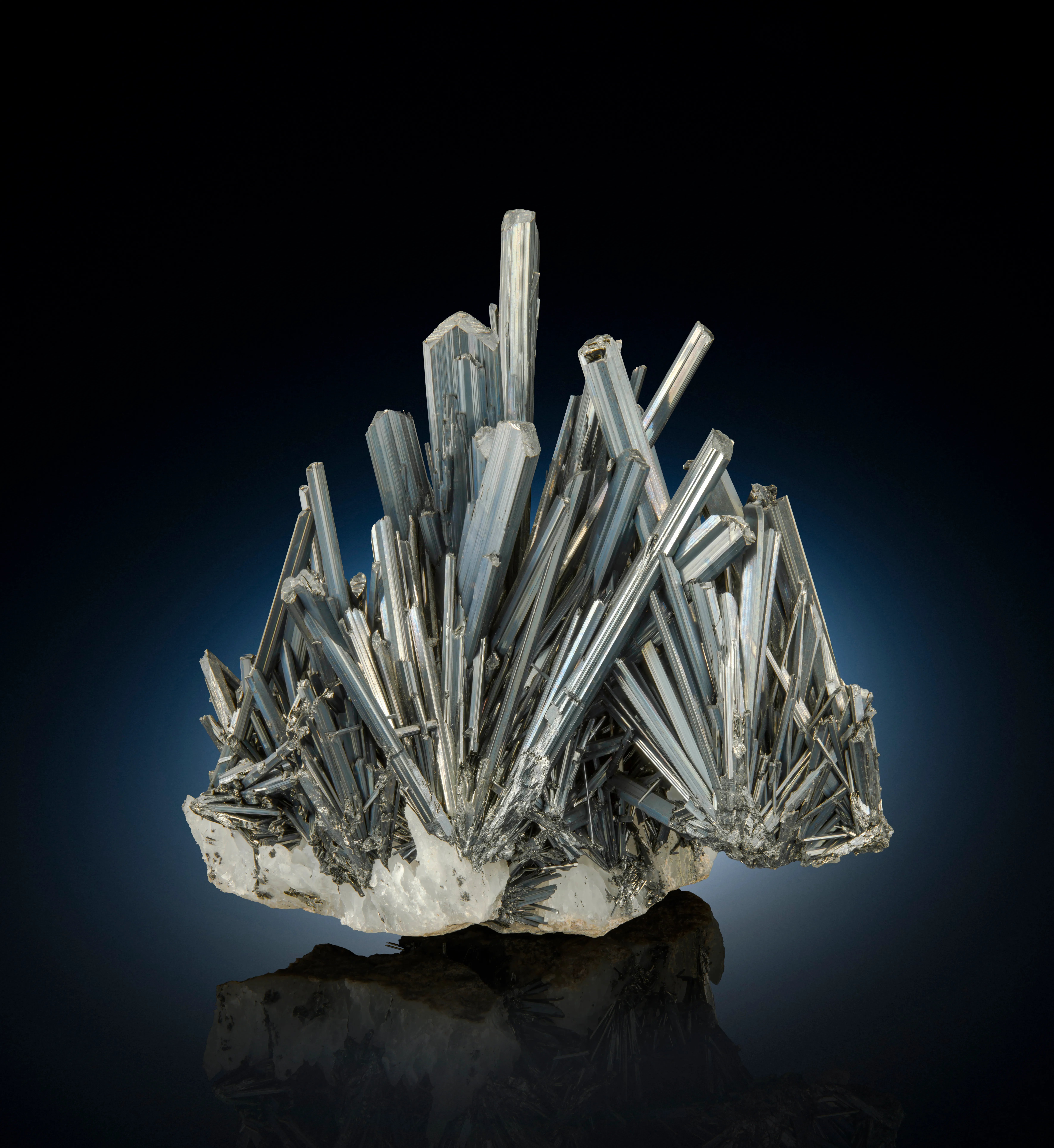 Stibnite - image 3