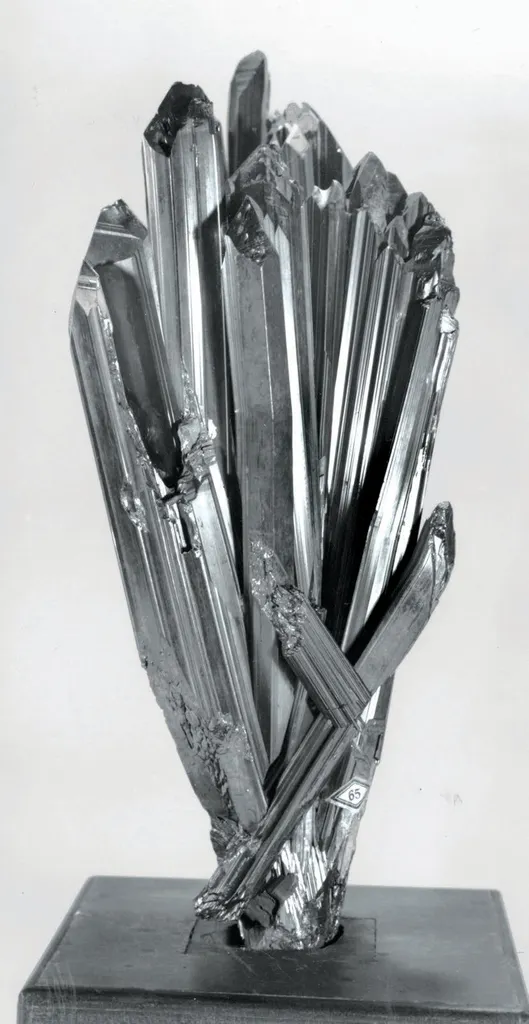 Stibnite image