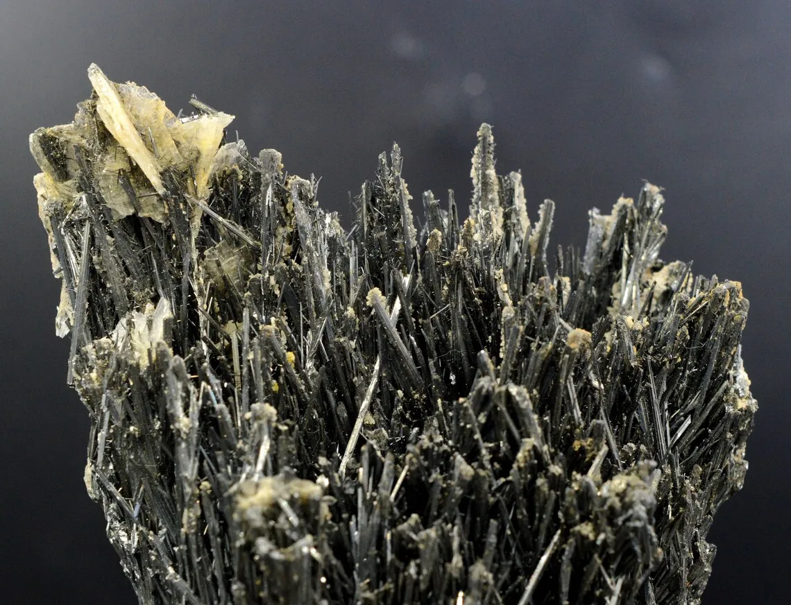 Stibnite & Barite - 356 grams - Herja Mine, Baia Mare, Maramureș, Romania - image 2