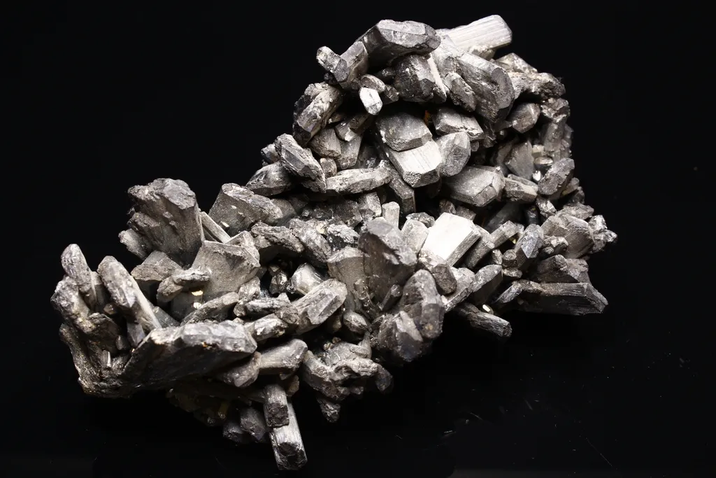 Stibnite cluster - image 3