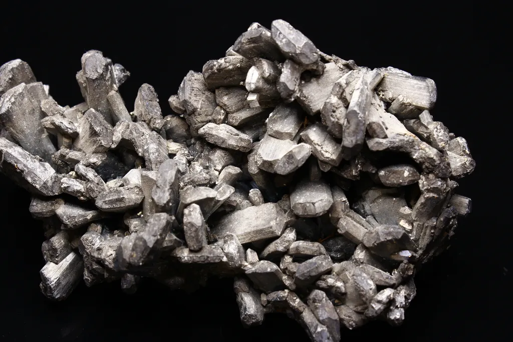 Stibnite cluster - image 2