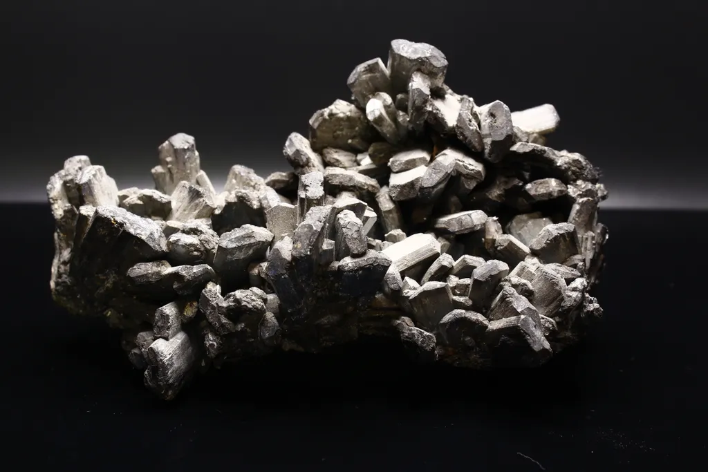 Stibnite cluster image