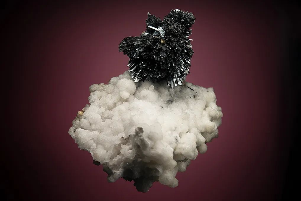 Stibnite on Calcite - image 3