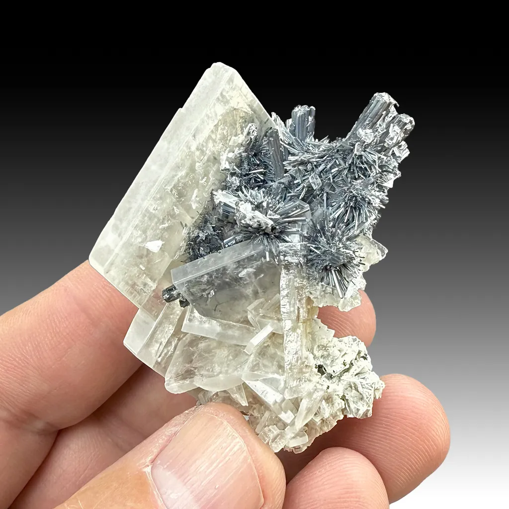 Stibnite with Barite image