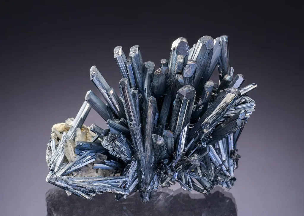 Stibnite with Baryte image