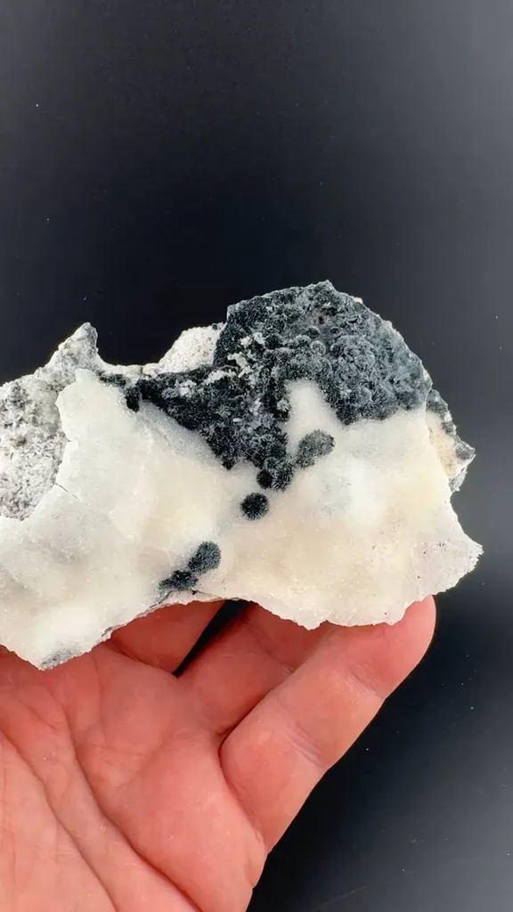 Stibnite with Quartz image