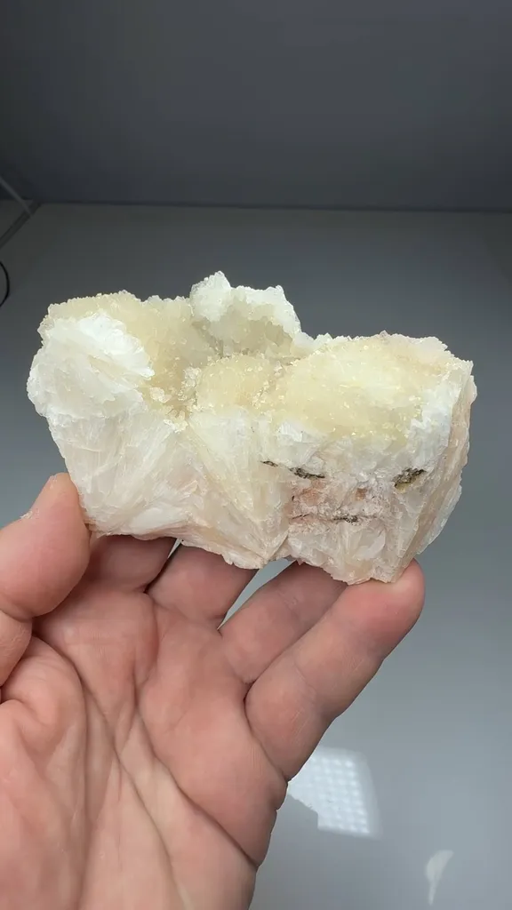 Stilbite - image 2