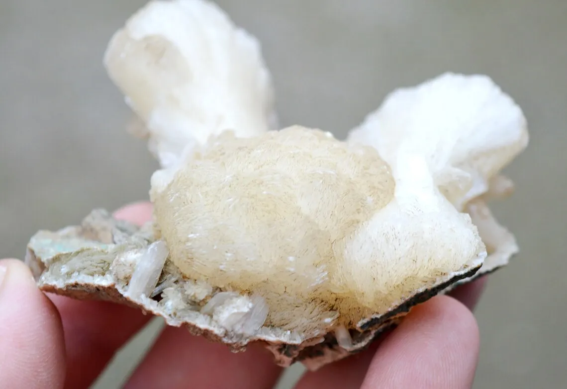 Stilbite - 152 grams - Poonah, India - image 4