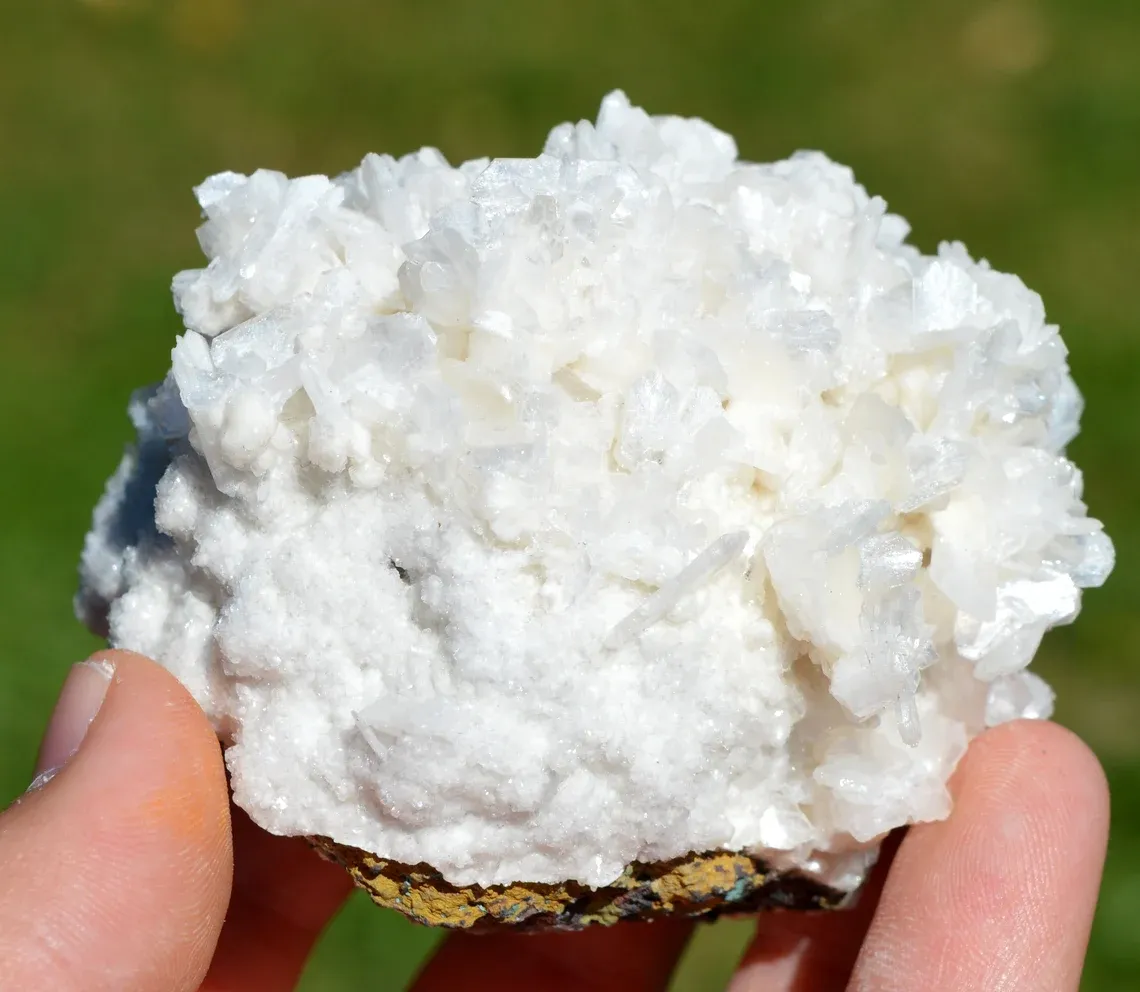 Stilbite 222 grams - Pune District, Pune Division, Maharashtra, India - image 1
