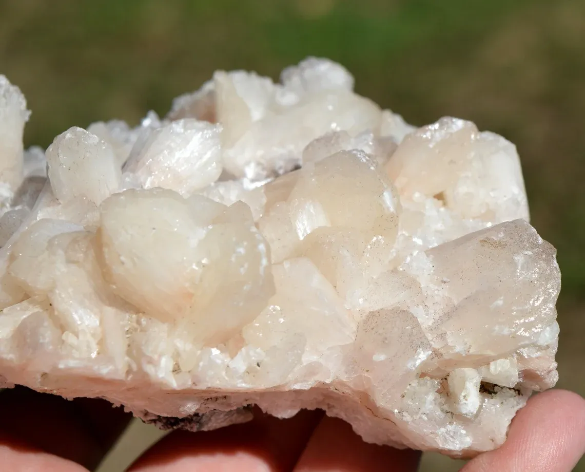 Stilbite 621 grams - Jalgaon District, Maharashtra, India - image 2