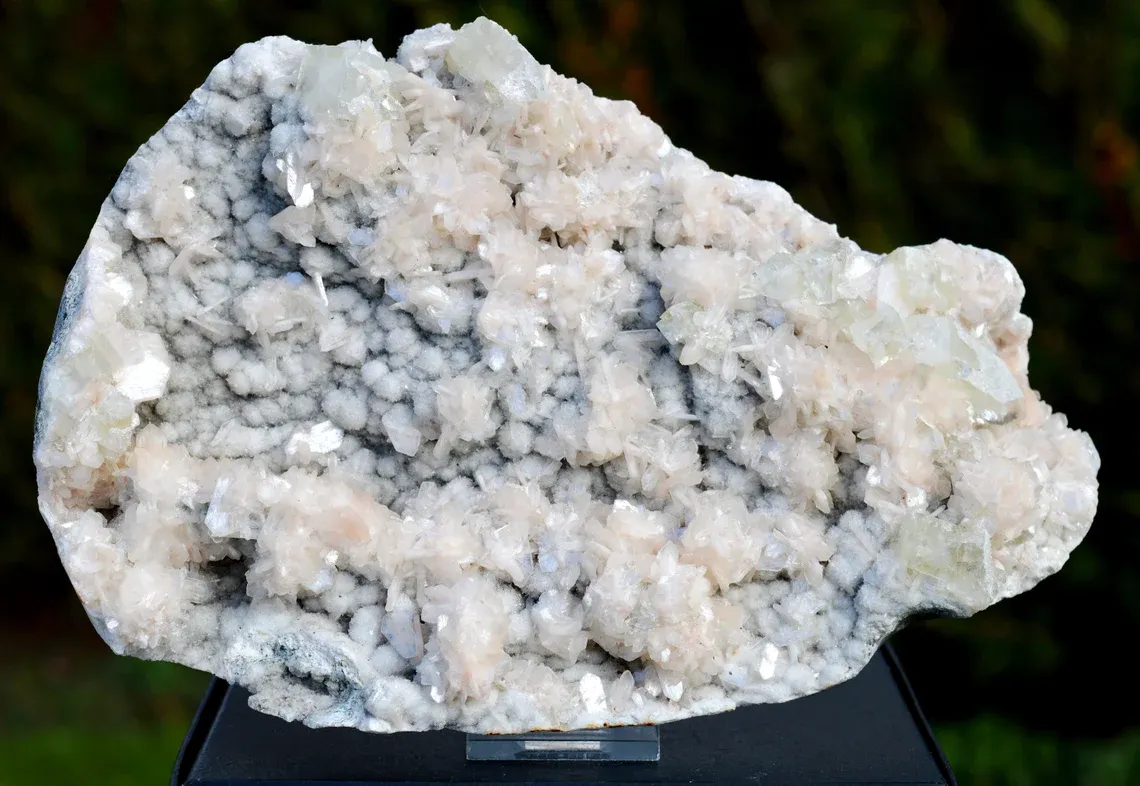 Stilbite and Apophyllite 2040 grams - Pune District, Maharashtra, India - image 1