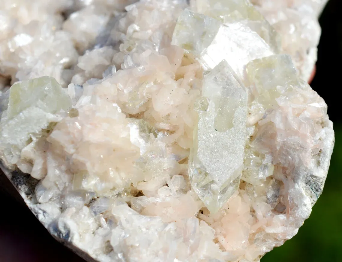 Stilbite and Apophyllite 2040 grams - Pune District, Maharashtra, India - image 6