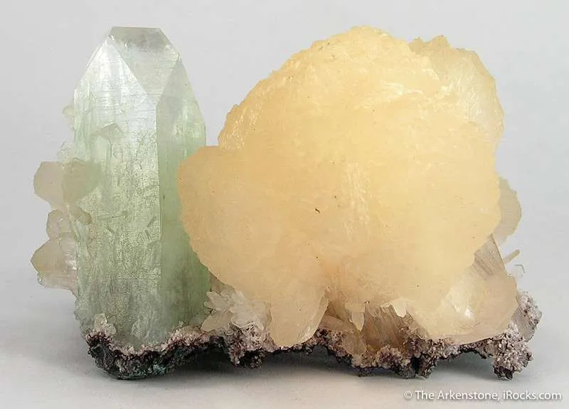Stilbite and Fluorapophyllite on Stilbite image