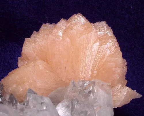 Stilbite-Ca, Apophyllite-(Kf) - image 2