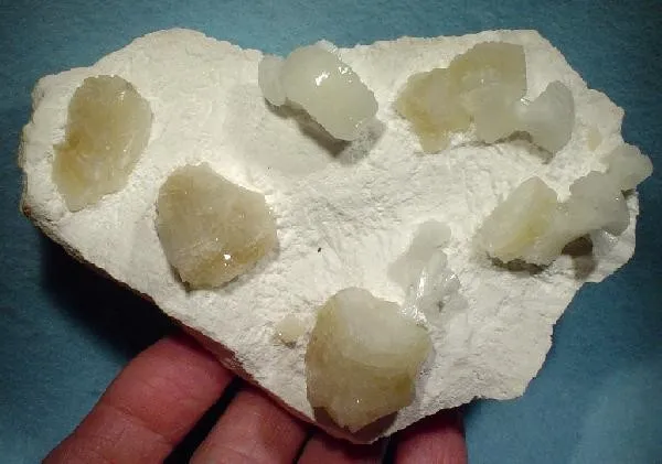 Stilbite-Ca, Heulandite-Ca, Mordenite image