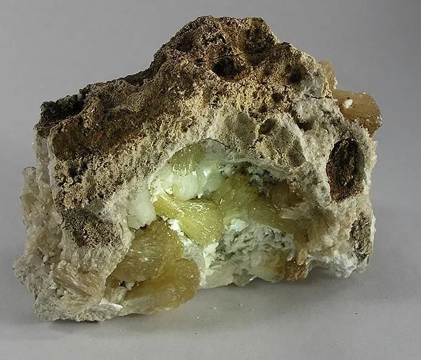 Stilbite-Ca, Laumontite - image 2