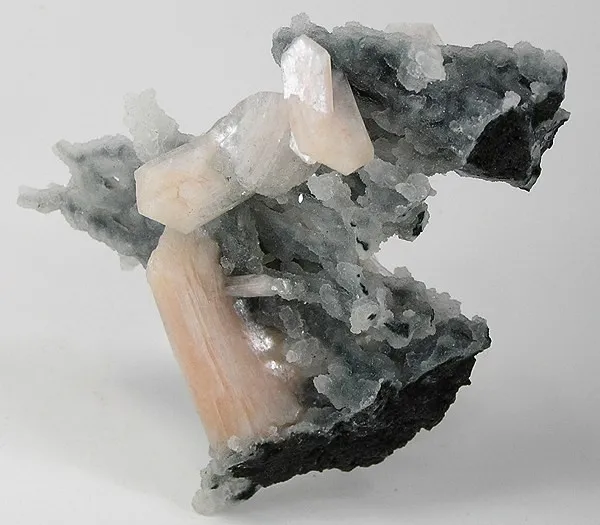 Stilbite-Ca, Quartz (Var: Chalcedony) image