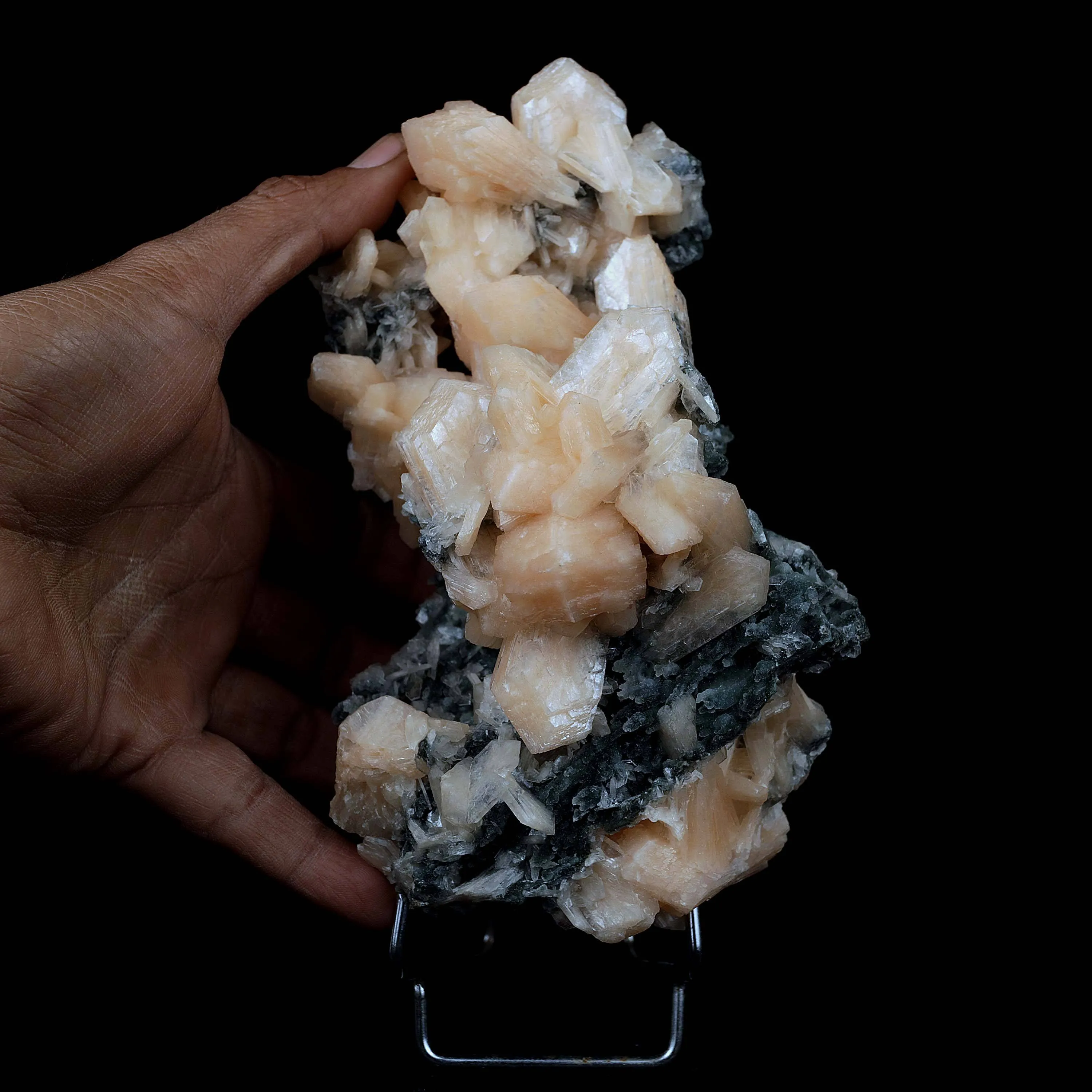 Stilbite Crystals on Chalcedony Big Cluster Natural Mineral Specimen - image 4