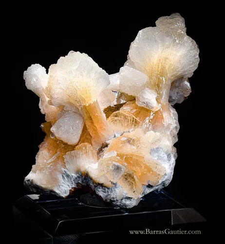 Stilbite Heulandite image