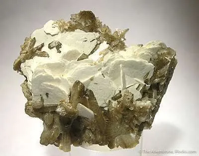 Stilbite on Calcite - image 3