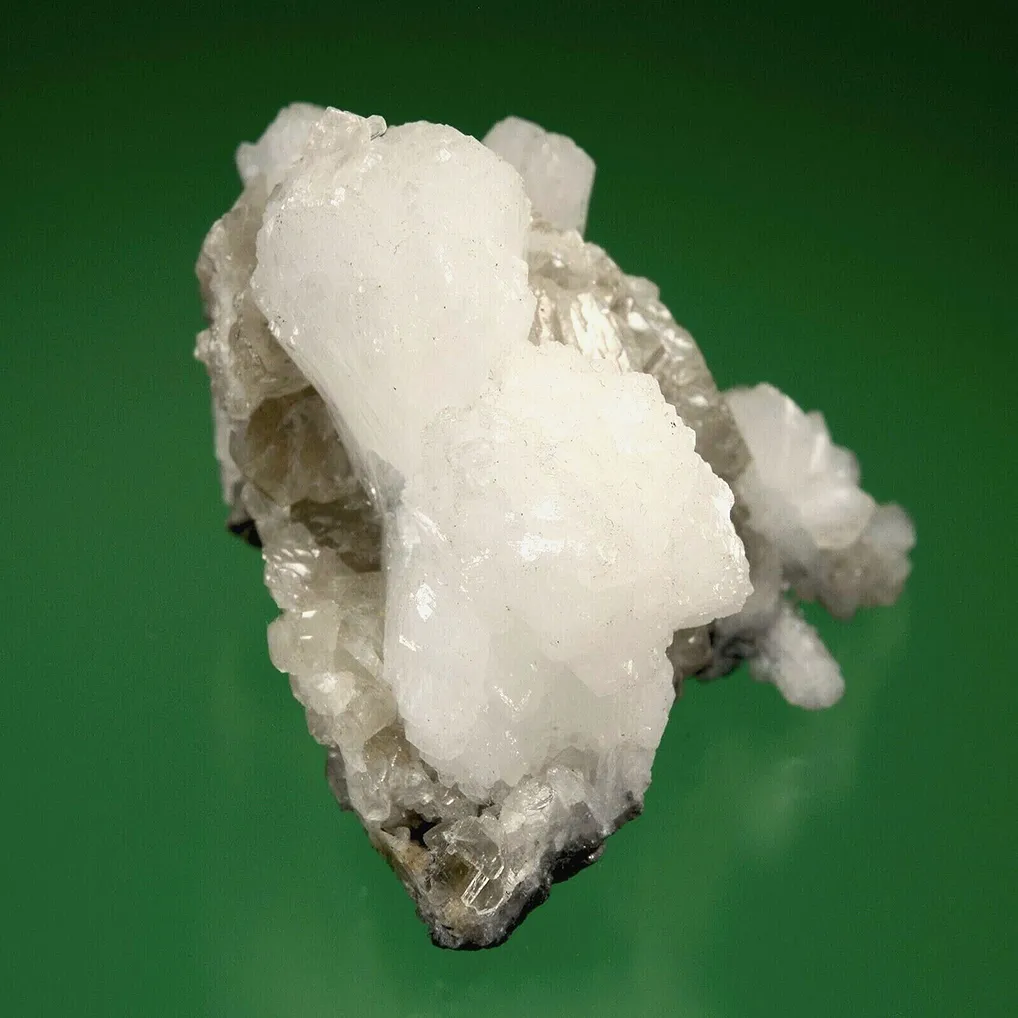 Stilbite on Calcite - image 4