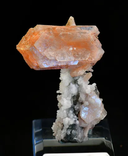 Stilbite on Quartz image
