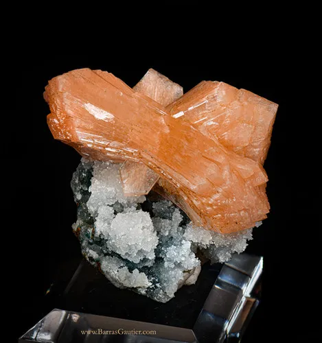 Stilbite on Quartz - image 2