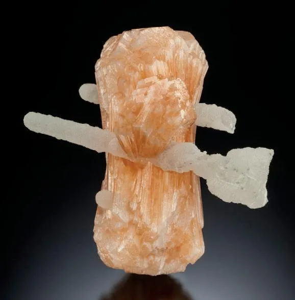 Stilbite, Quartz image