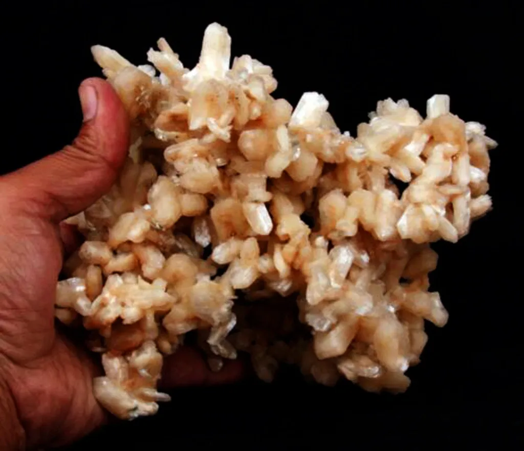 Stilbite UNUSUAL FORMATION image