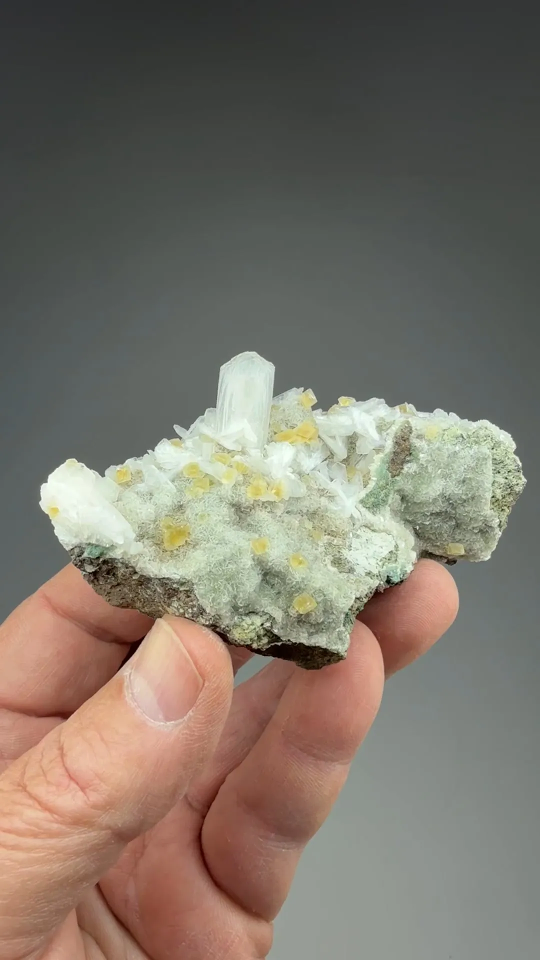 Stilbite with Calcite - image 2