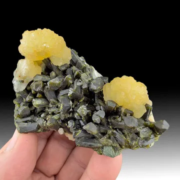 Stilbite with Epidote
