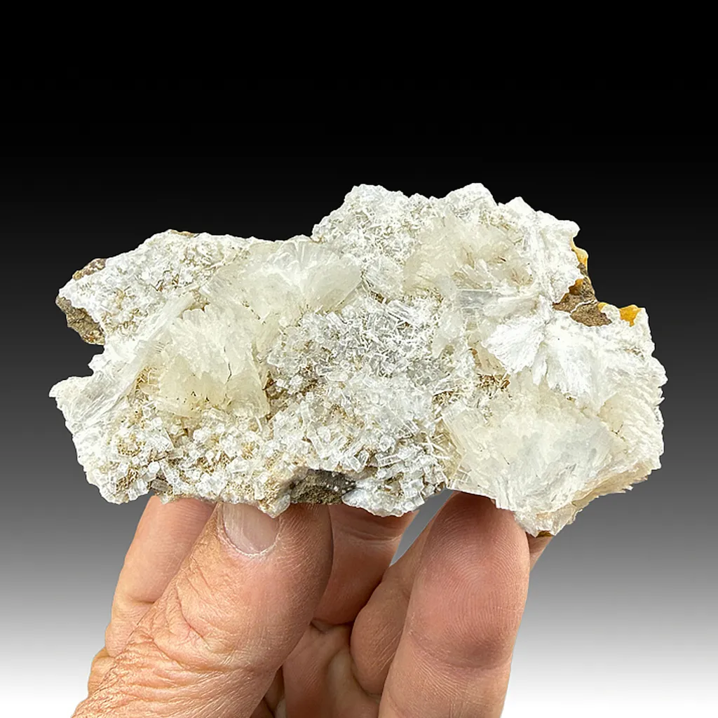 Stilbite with Fluorapophyllite-K, Laumontite, Mesolite image