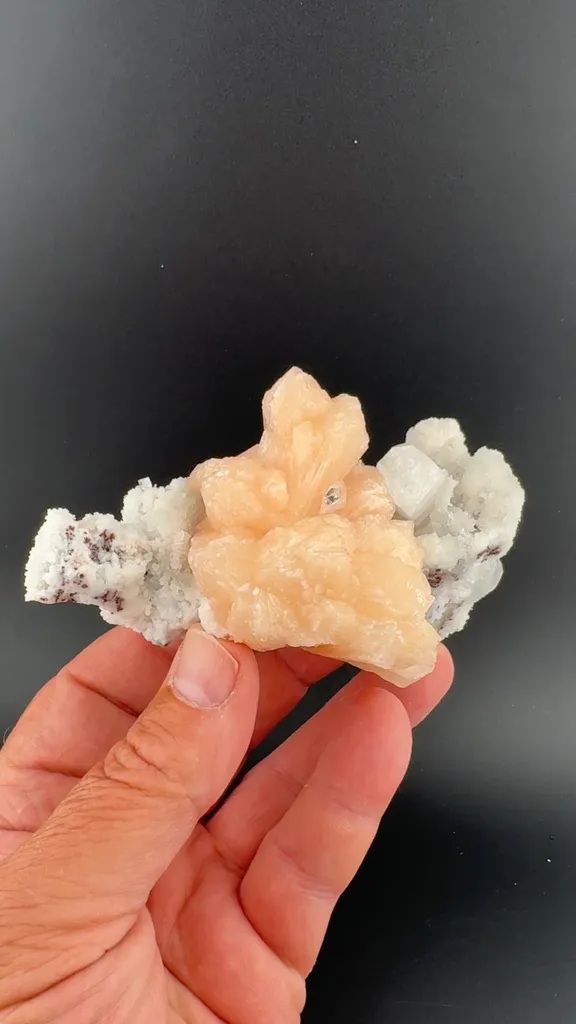 Stilbite with Fluorapophyllite, Quartz image