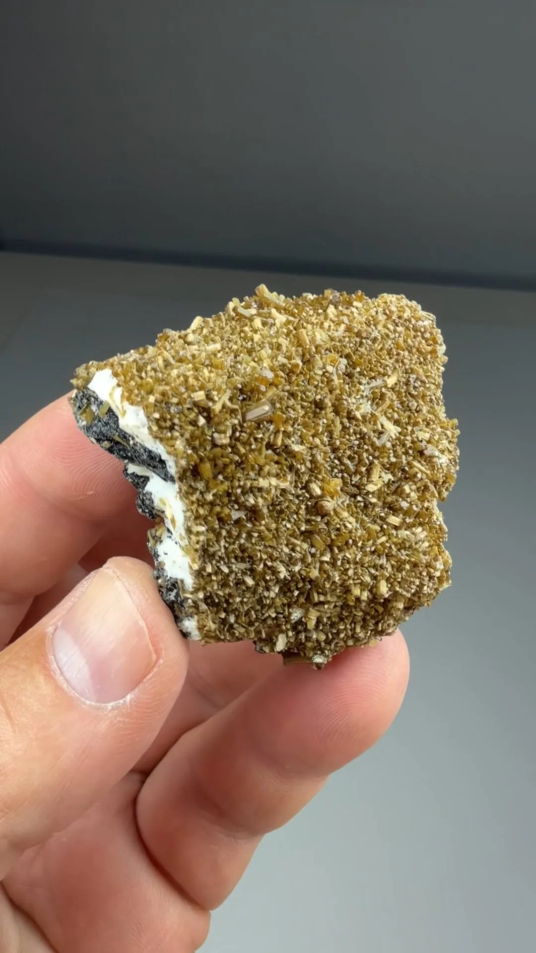 Stilbite with Microcline, Chlorite (2259) - image 2